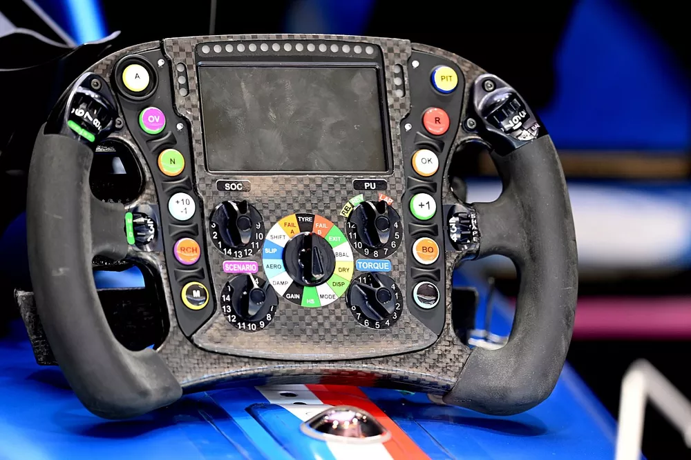 El volante del Alpine A522