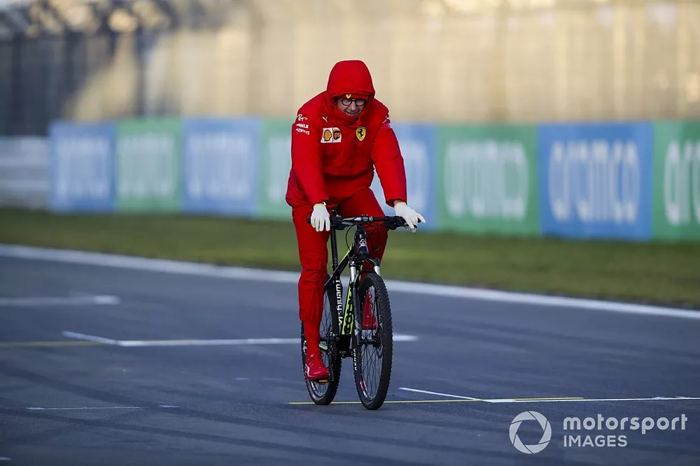 Mattia Binotto, Team Principal Ferrari en bici