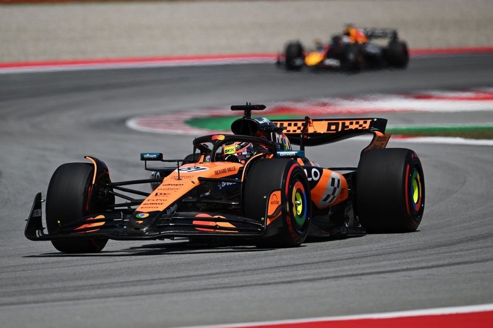 Oscar Piastri, McLaren, Max Verstappen, Red Bull Racing