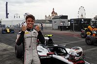 De Vries przed Latifim