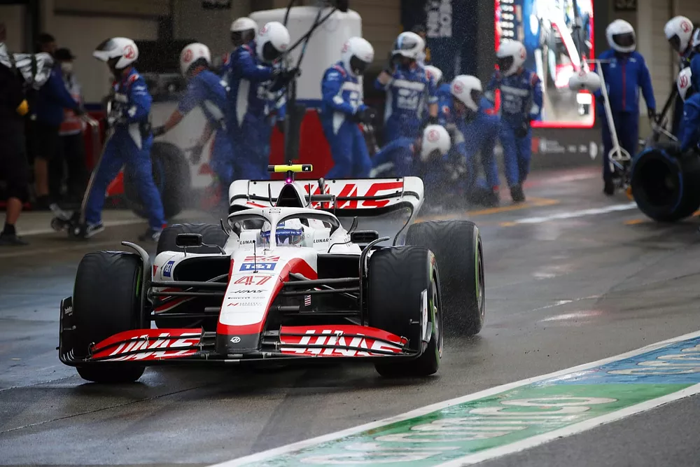 Mick Schumacher, Haas VF-22, leaves his pit box