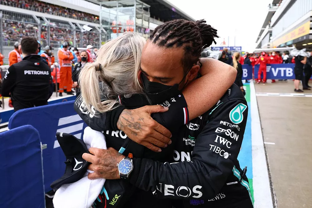 Lewis Hamilton, Mercedes, 1st position, with Angela Cullen, Physio for Lewis Hamilton, in Parc Ferme