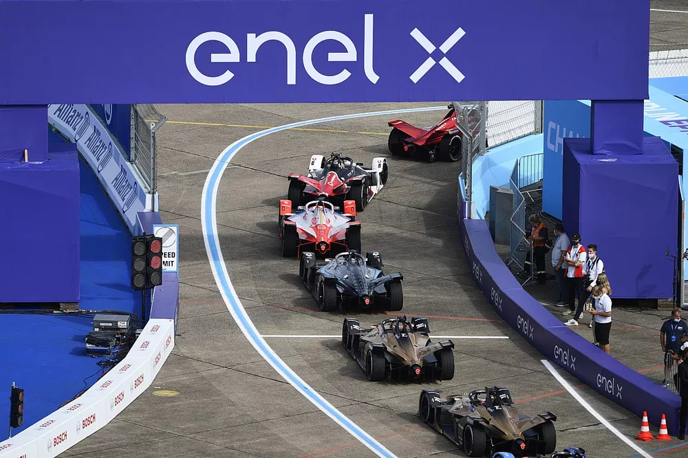 Andre Lotterer, Porsche, Porsche 99X Electric, Alex Lynn, Mahindra Racing, M7Electro, Nyck de Vries, Mercedes-Benz EQ, EQ Silver Arrow 02, Jean-Eric Vergne, DS Techeetah, DS E-Tense FE21, Antonio Felix Da Costa, DS Techeetah, DS E-Tense FE21 during red flag