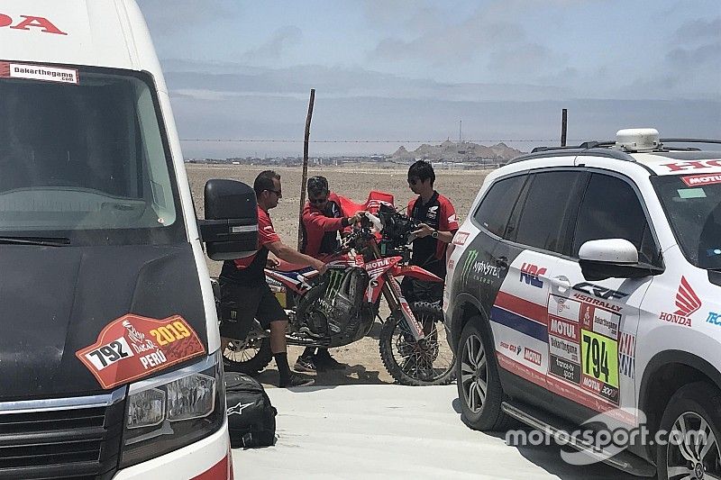 La moto de Joan Barreda (Honda) después de ser recuperada