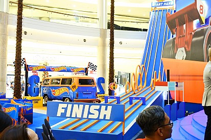 Liburan akhir tahun bersama trek Hot Wheels terpanjang