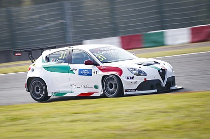 WTCR Suzuka: Poles voor Ceccon en Comte, Coronel in achterhoede