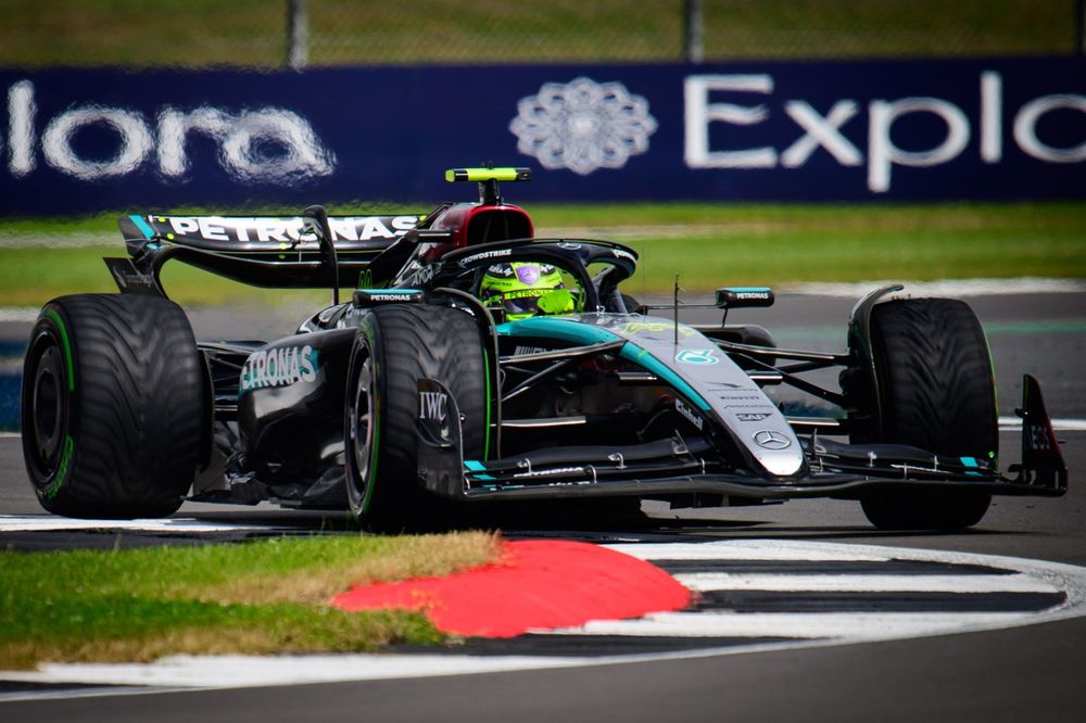 Lewis Hamilton, Mercedes W15