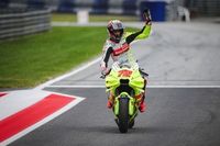 Bezzecchi vuelve a divertirse en Austria, pero sigue sin acomodarse a la GP23