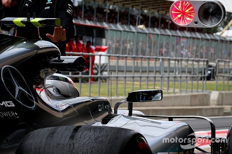 Valtteri Bottas, Mercedes-Benz F1 W08 pitstop