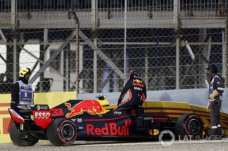 Choque de Max Verstappen, Red Bull Racing RB14 Tag Heuer en la calificación