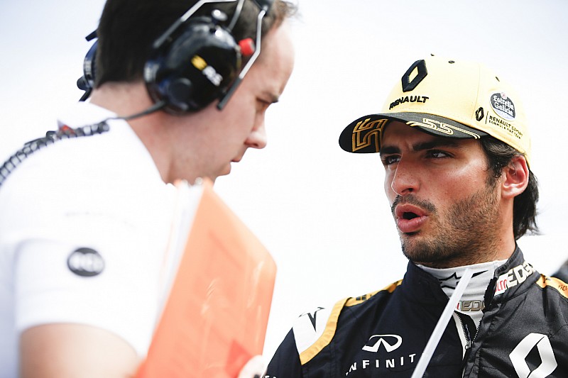 Sainz: Renault'da kalırsam mutlu olurum