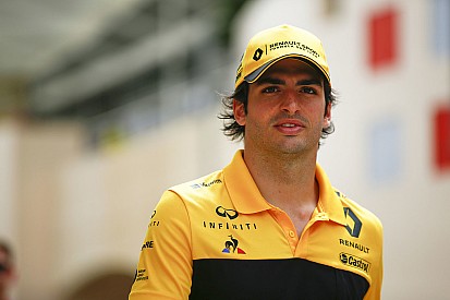 Sainz: "Il malore di Melbourne è stato causato da una banana"