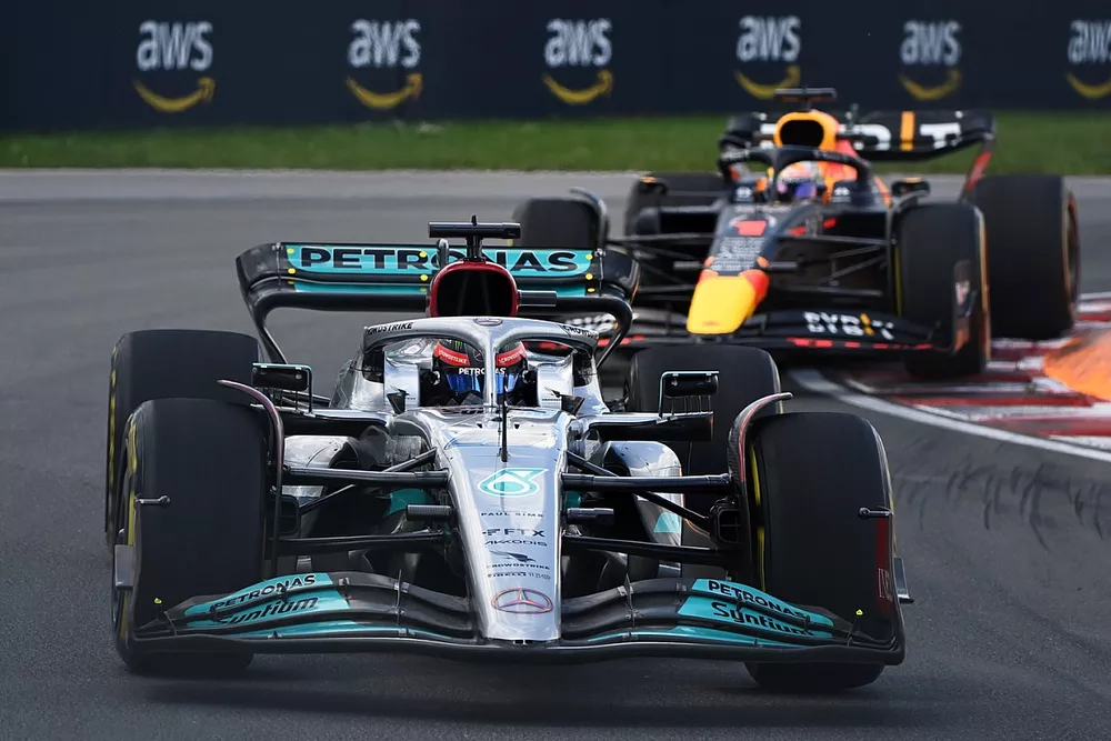 George Russell, Mercedes W13, Max Verstappen, Red Bull Racing RB18