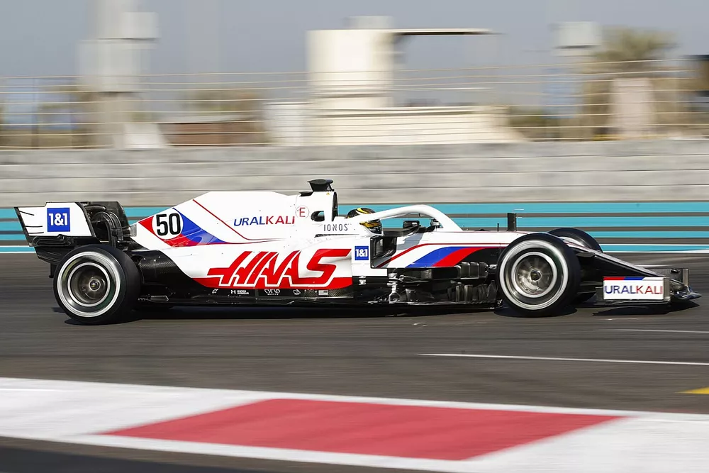 Robert Shwartzman, Haas VF-21 