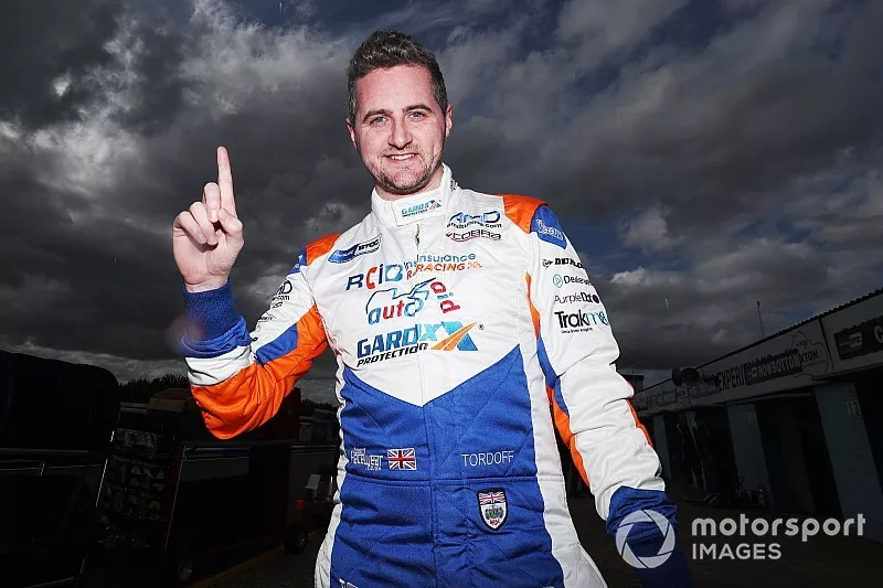 Pole sitter Sam Tordoff, AMD Tuning Honda Civic