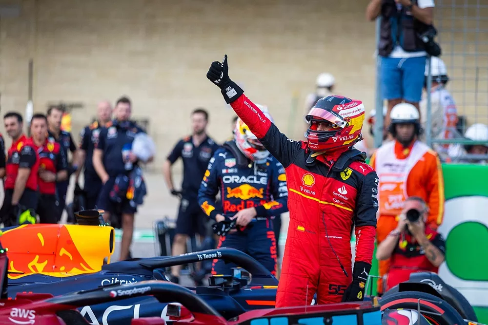 Pole sitter Carlos Sainz, Ferrari F1-75