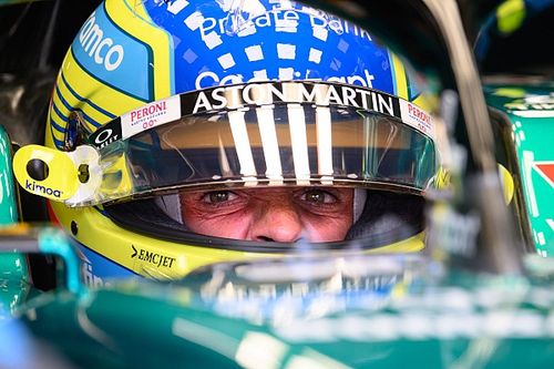 Vídeo: Alonso se 'chivó' de la sanción a Pérez en Japón
