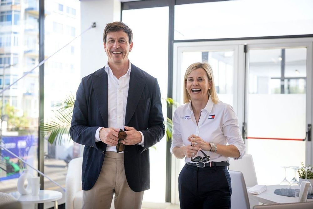 Toto Wolff, Team Principal e CEO di Mercedes-AMG F1 Team, Susie Wolff, Direttore generale di F1 Academy 
