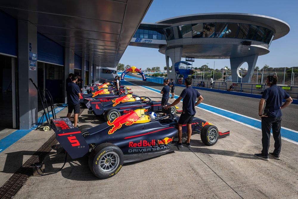 Red Bull Programa Red Bull relanza selecciones para su programa de jóvenes pilotos con ...