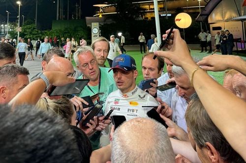 Verstappen protesta por el castigo que la FIA le impuso en Singapur