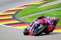 Martin na pole position