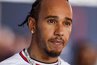 Hamilton apoya protestas ecol&oacute;gicas en F1, sin invadir la pista