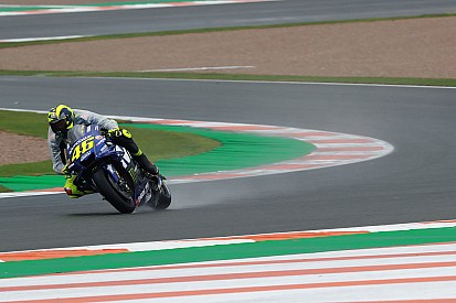 Rossi: "Hay que elevar el profesionalismo de los comisarios"