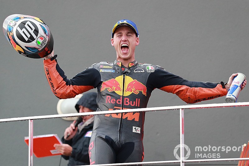 Pol Espargaro richtet Johann Zarco aus: