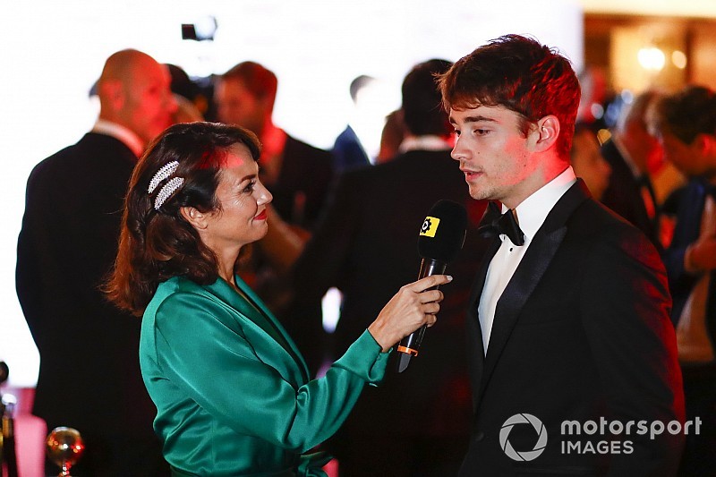Leclerc sul palco degli Autosport Awards: