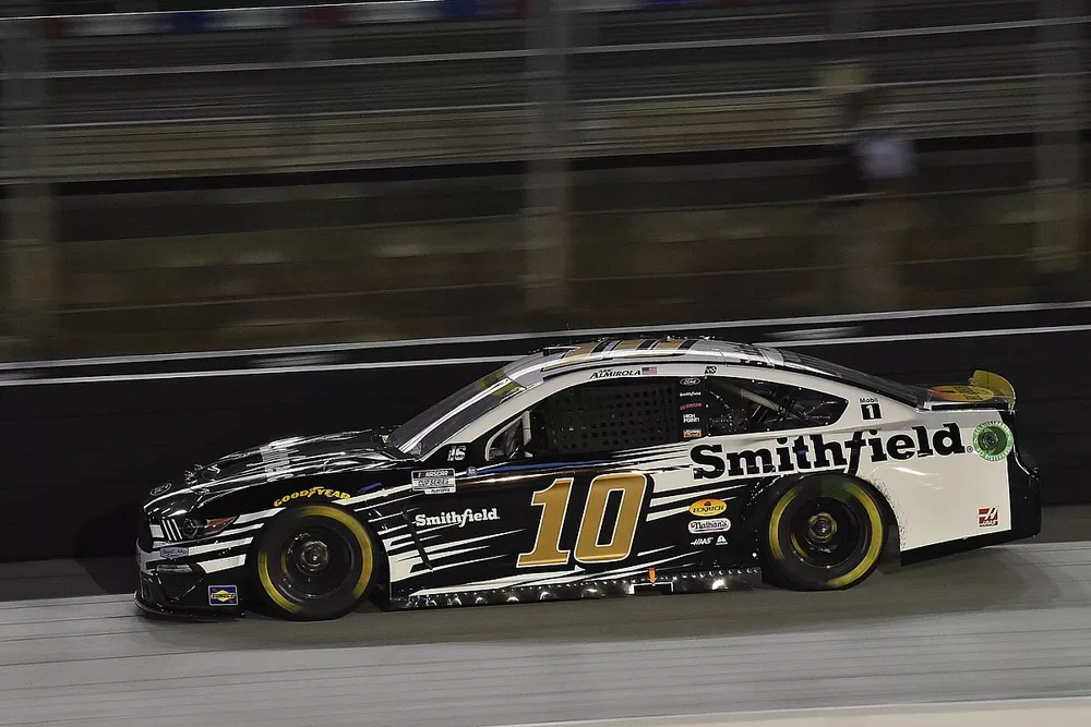 Aric Almirola, Stewart-Haas Racing, Ford Mustang Smithfield