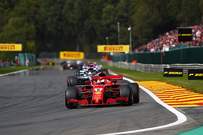 Whiting ziet humor in van uitlatingen Hamilton over ‘Ferrari-trucjes’