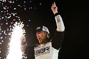 Tyler Reddick domina en Kentucky y suma su primer triunfo en Xfinity
