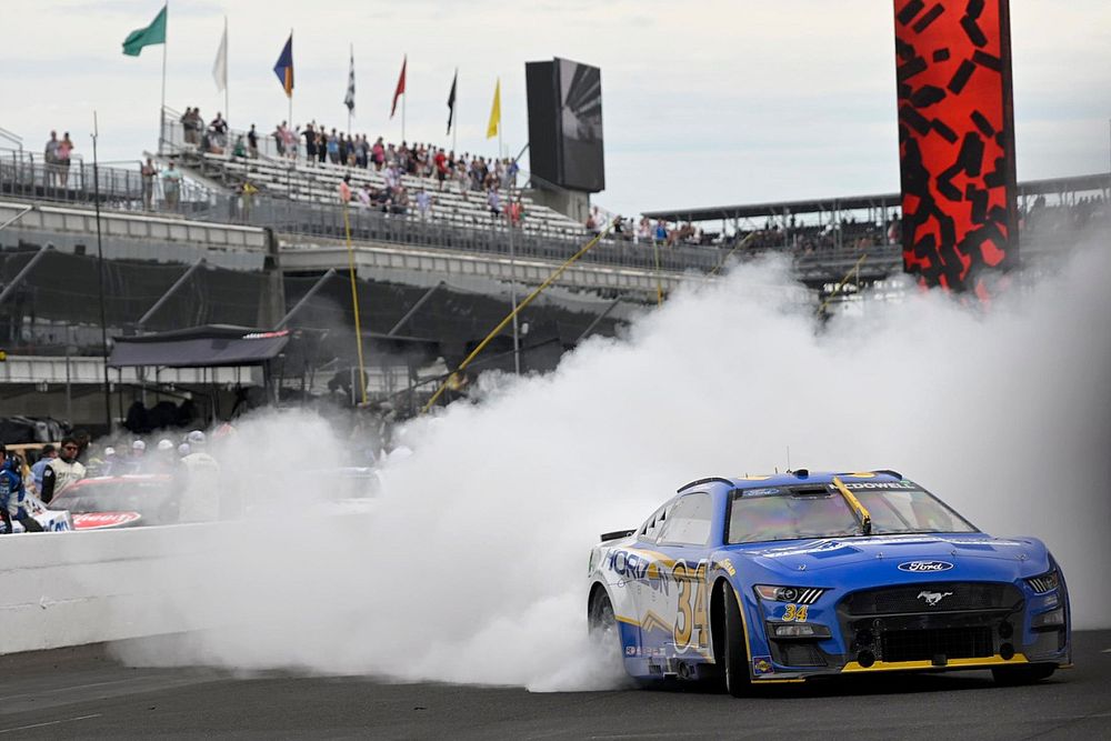 Ganador Michael McDowell, Front Row Motorsports, Horizon Hobby Ford Mustang