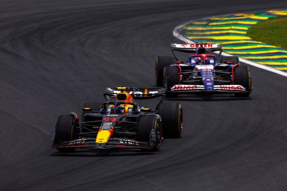 Sergio Pérez, Red Bull Racing RB20, Liam Lawson, RB F1 Team VCARB 01