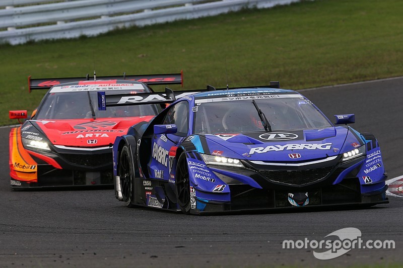 Button et Yamamoto vont défendre leur titre en Super GT