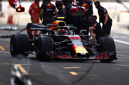 Verstappen vola, poi lo ferma un problema idraulico: "Non siamo stati perfetti"
