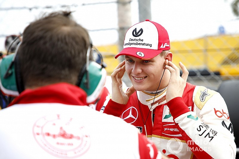 Waarom Mick Schumacher 'als geen ander om kan gaan' met publiciteit