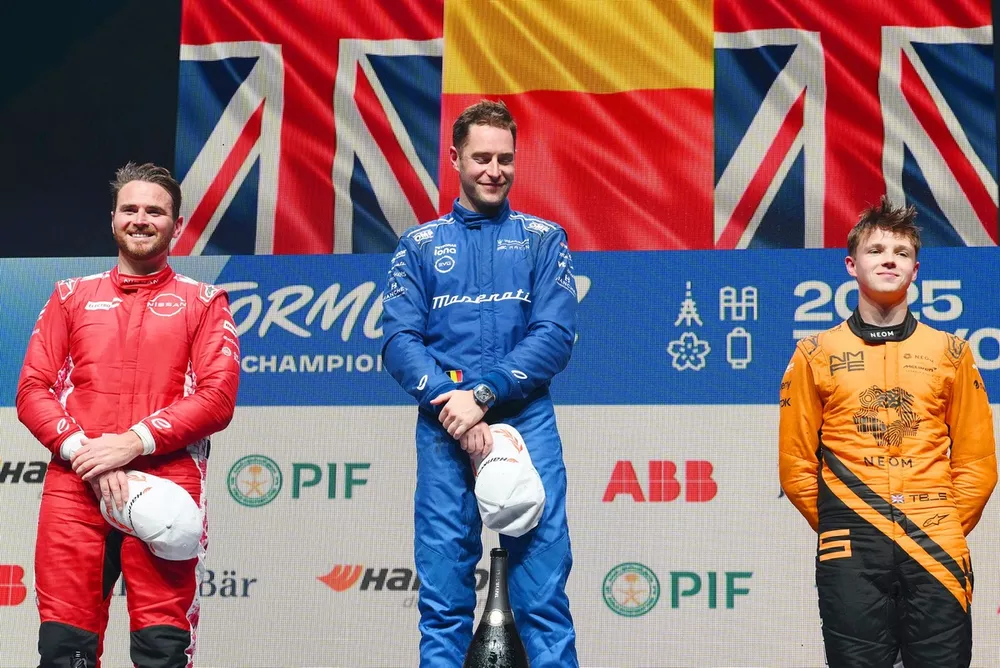 Podium: Race winner Stoffel Vandoorne, Maserati MSG Racing, second place Oliver Rowland, Nissan Formula E Team, third place Taylor Barnard, NEOM McLaren Formula E Team