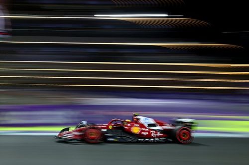 F1: Hamilton explica dificuldades com a Ferrari em Jeddah