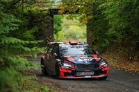 Lider powiększa przewagę