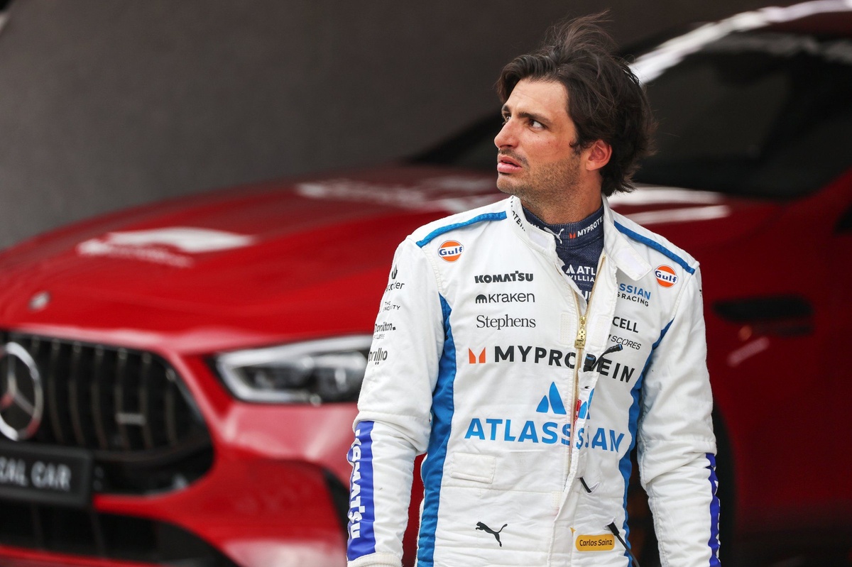 Sainz: Williams needs "big philosophy change" to be competitive everywhere in F1 2026