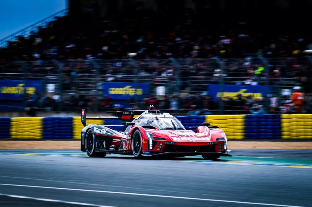 #311 Whelen Cadillac Racing Cadillac V-Series.R: Pipo Derani, Jack Aitken, Felipe Drugovich