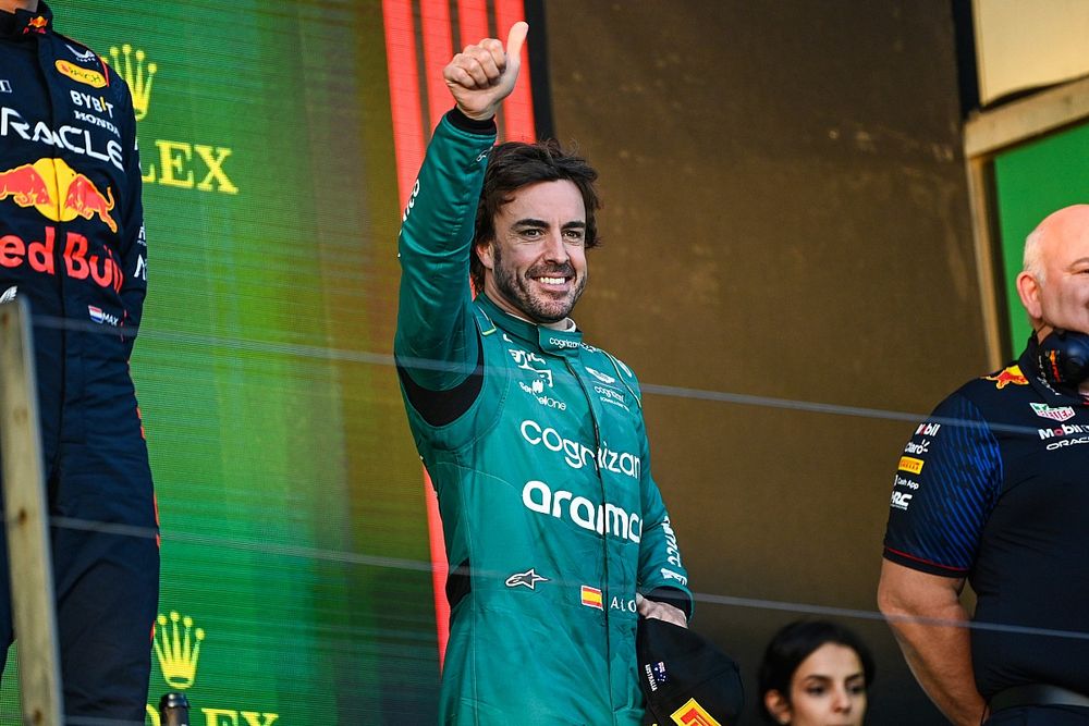 Fernando Alonso, Aston Martin F1 Team, 3rd position, on the podium