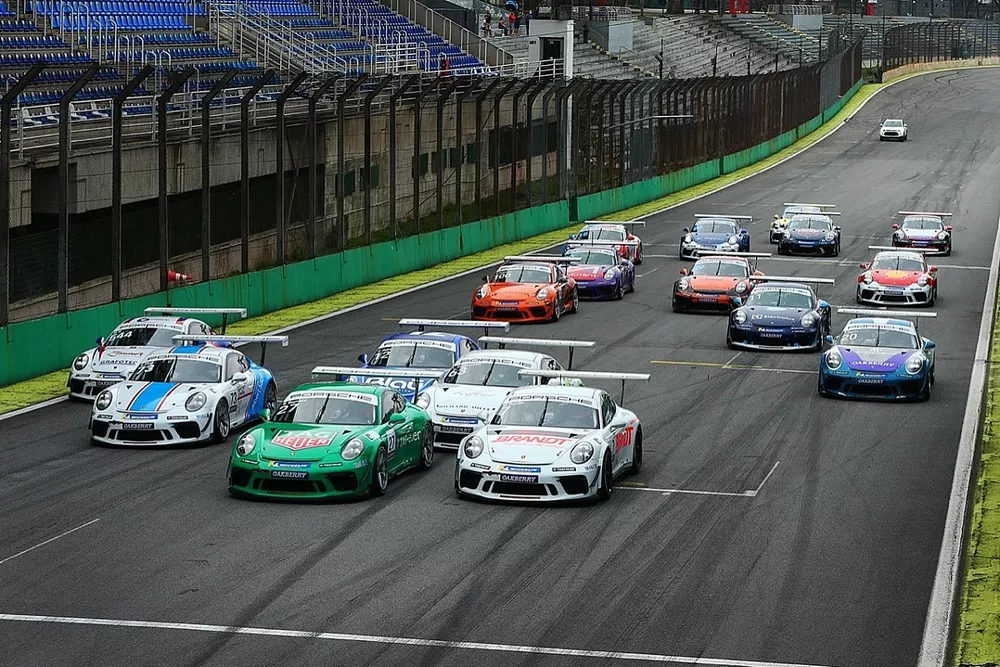 Largada da Porsche Cup em Interlagos