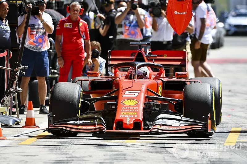 Sebastian Vettel, Ferrari SF90, in pit lane