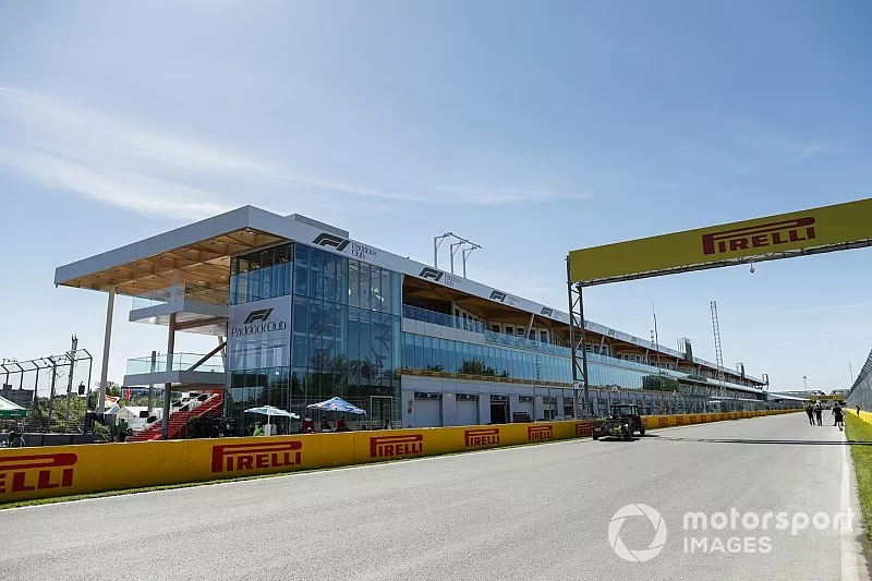 New Pit Buildings and start/ finish straight 