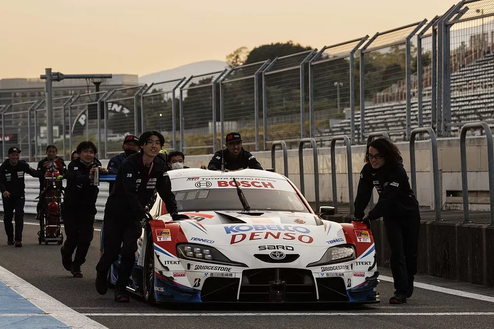 戦友の救いもあり、苦難のスーパーGT開幕戦を戦い抜いたTEAM SARD。脇