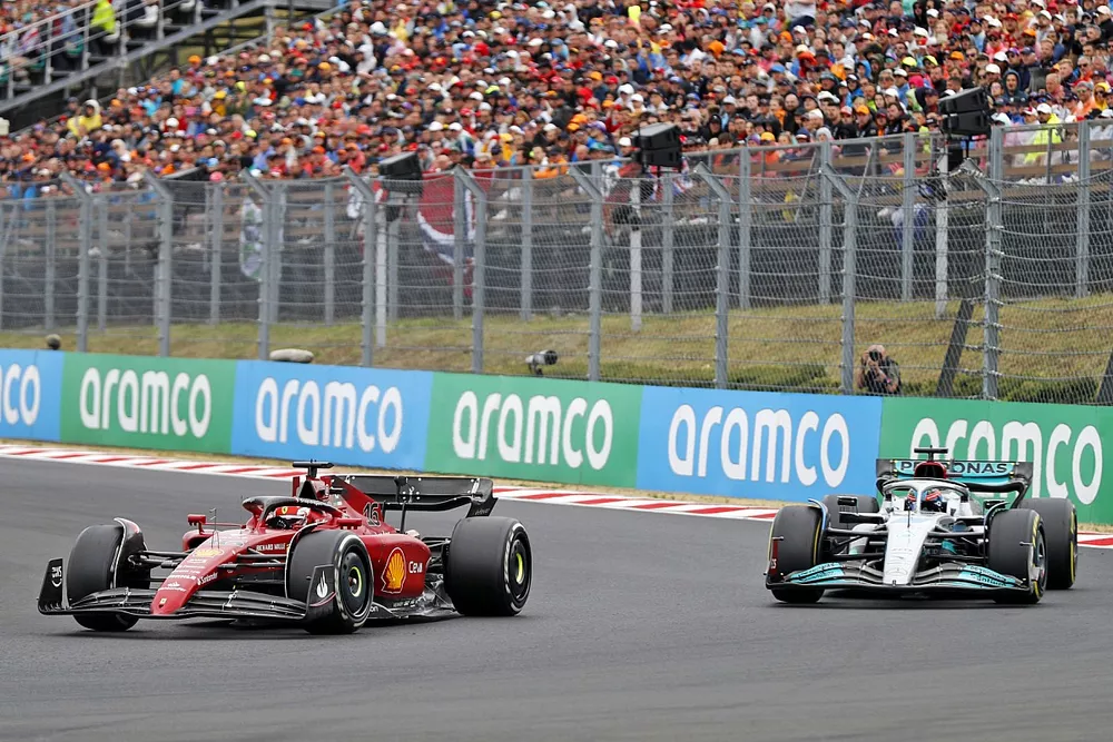 Charles Leclerc, Ferrari F1-75, George Russell, Mercedes W13