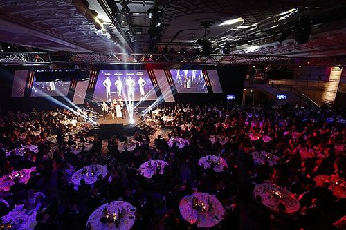 Las estrellas del mundo del motor celebran en Londres el fin de la temporada