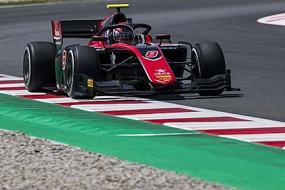 Russell supera a De Vries en la carrera del sábado de F2 en Barcelona